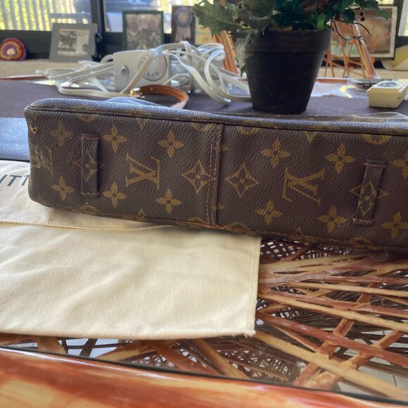 AUTHENTIC LOUIS VUITTON CROSSBODY REFURBISHED 80S BAG Pouch & Dustbag & Shopper - Picture 5 of 16